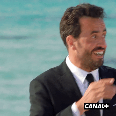 gif référence à la série le flambeau. ON y voit jonathan cohen, pour une communauté wow